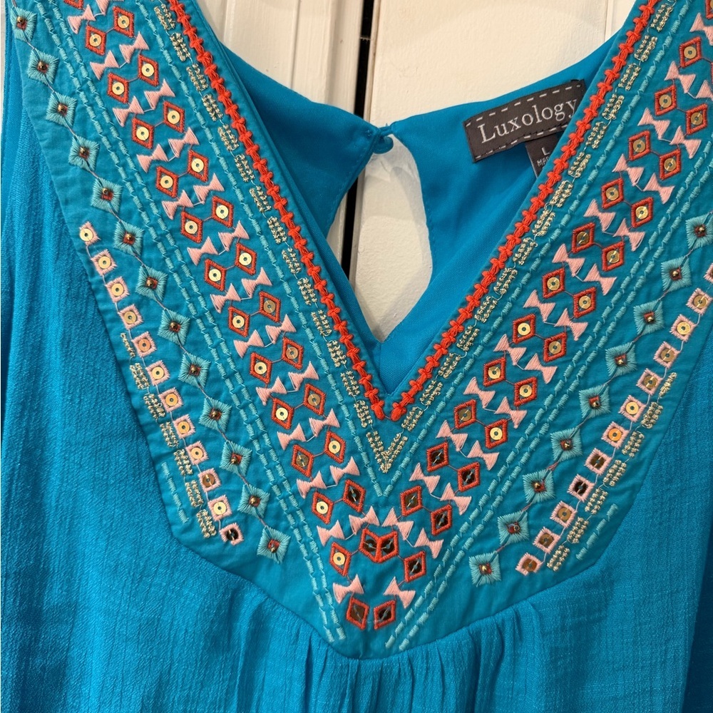 Luxology Turquoise Dress with Colorful Embroidery - Picture 2 of 3
